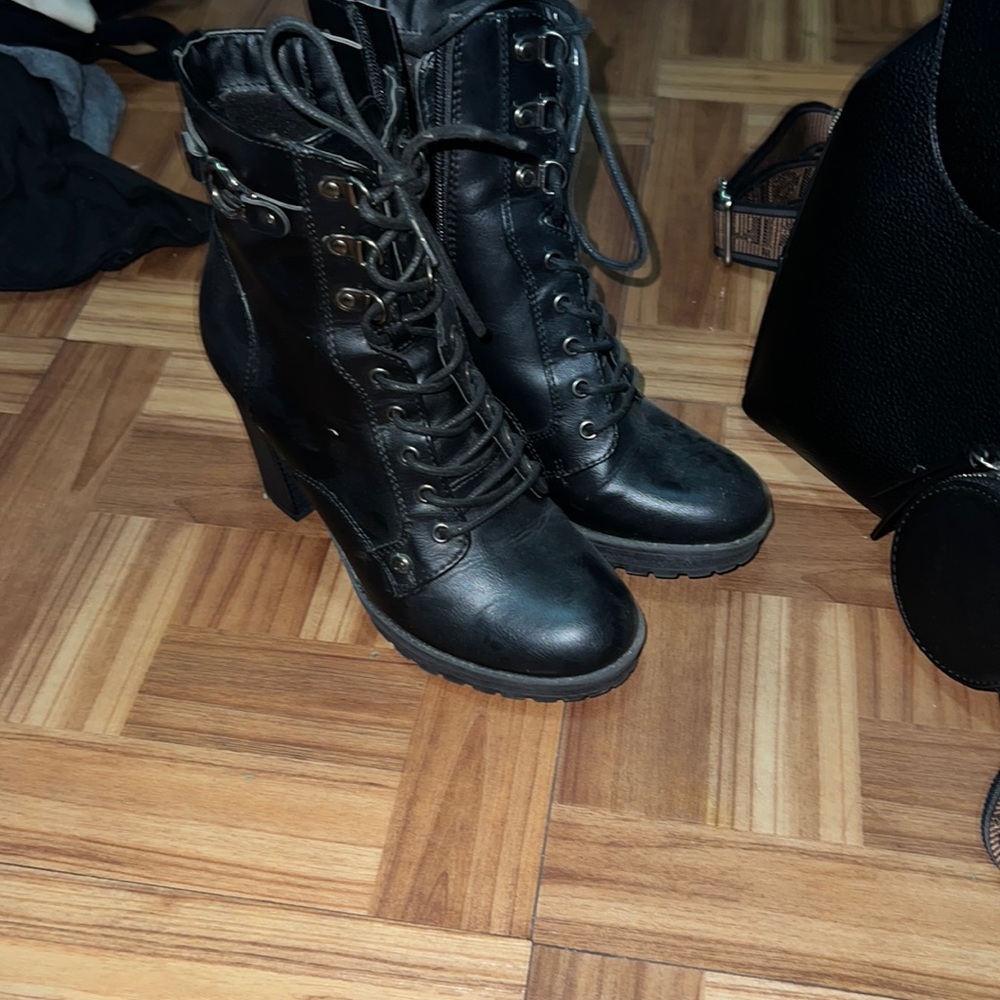 Black heel boots nice and shiny